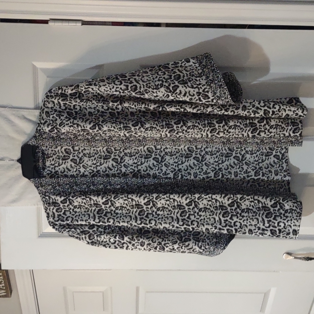 Roz & Ali animal print kimono